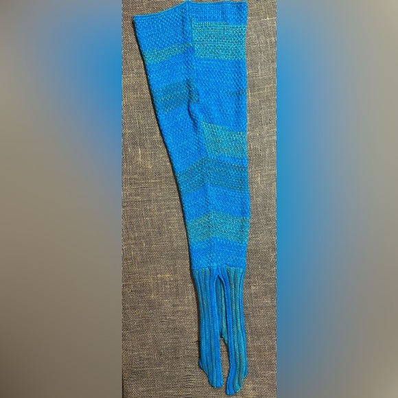 Mermaid Tail Teal Crocheted New See pictures  for measurements Stretchy - Picture 4 of 4